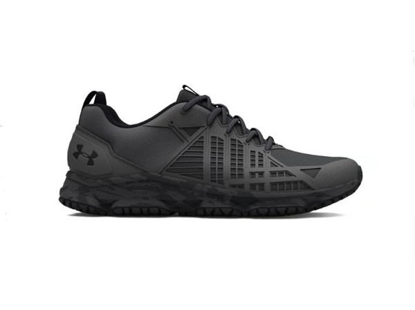 Under Armour MG Strikefast Athletic Shoes